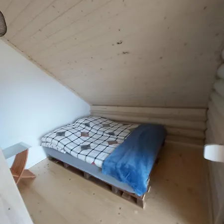 Letniskowe Malina 3 度假居 *
